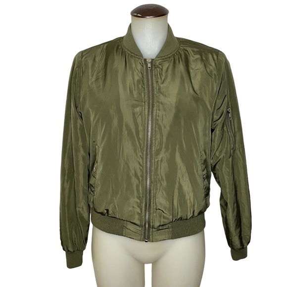 Green Bomber Jacket 🤍 - Picture 1 of 7